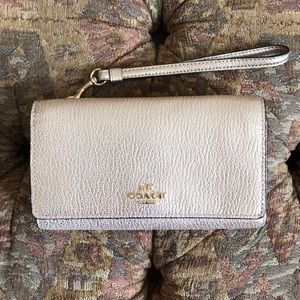 Adorable Rose Gold Metallic Coach Wallet Wristlet